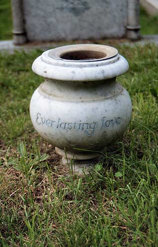 urn, everlasting love, Roy Plumley